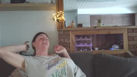 sanroom online show from January 7, 2:22 pm