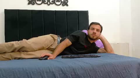 santhiago_jonnes_ online show from June 30, 9:46 pm