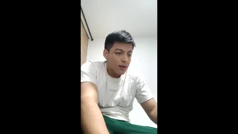 Santiago Henao online show from June 8, 1:28 am