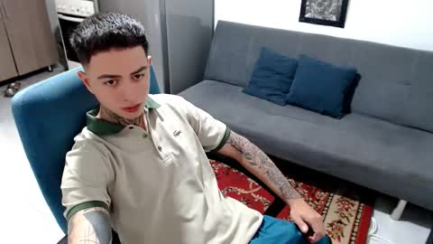 santi_ss online show from January 12, 1:40 pm