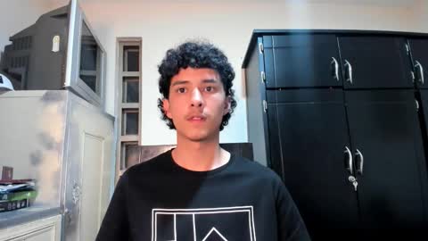 santi_twink19 online show from February 3, 4:21 am