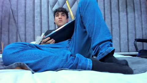 SantiAbader online show from November 22, 7:45 pm