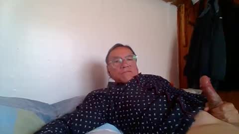 santiago_n online show from November 4, 6:09 pm