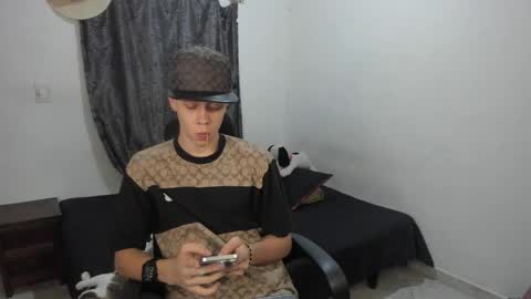 Julius Novachrono  online show from April 4, 11:34 pm