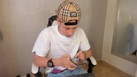 Julius Novachrono  online show from October 3, 7:33 pm