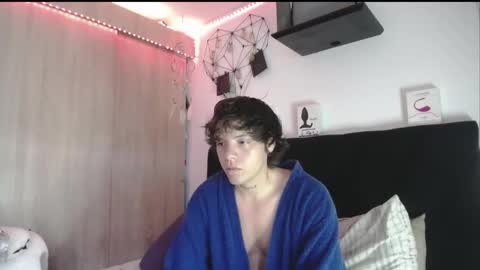 Santii online show from April 14, 5:49 pm