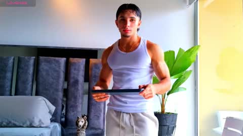 Santiago Seans online show from February 18, 2:50 pm