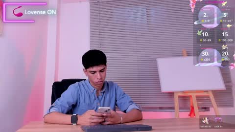 Santiago Carrington online show from April 1, 7:44 pm