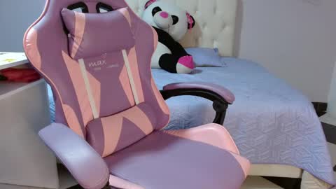 sara_blomd online show from April 17, 4:15 am