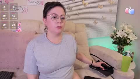 Sara Crowe online show from January 11, 7:58 am