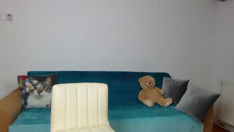 Im Sara I am happy to be here  online show from February 1, 8:16 pm