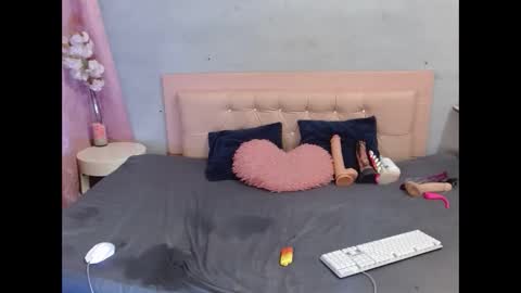 sara_jhons22 online show from February 4, 1:09 am