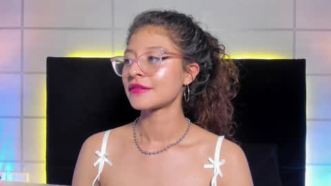 Sara  online show from October 4, 9:34 pm