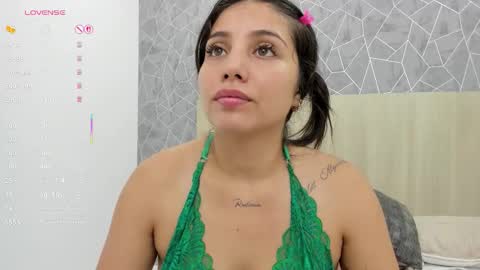 Sara online show from January 5, 5:27 pm