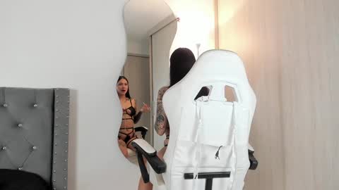 Snapshot of sara_queen9 chatting on January 19, 3:50 am Sara online show from January 19, 3:50 am