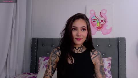 Snapshot of sara_queen9 chatting on October 10, 1:55 am Sara online show from October 10, 1:55 am