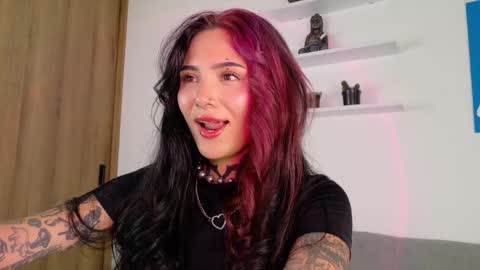 Sara online show from May 26, 4:35 pm
