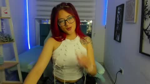sara_red_x online show from June 23, 3:25 am