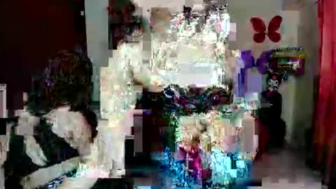 Alahia and Marilyn online show from December 3, 3:45 pm