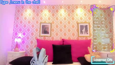 SaraAvila  online show from May 25, 8:04 pm