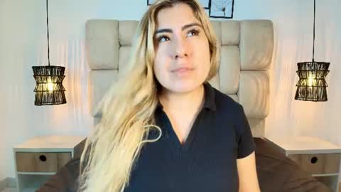 sarablonde_t online show from June 13, 11:04 pm