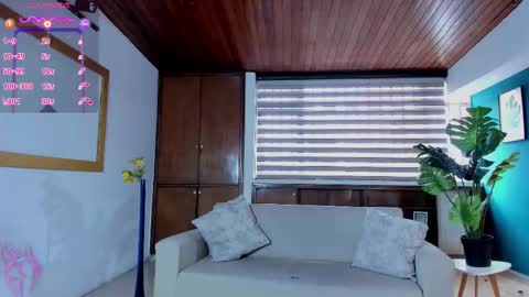 Sara  Everyday From 1430 to 2130 Col Time online show from November 11, 7:49 pm