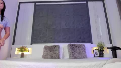  Sara Gomez  online show from December 19, 4:35 pm