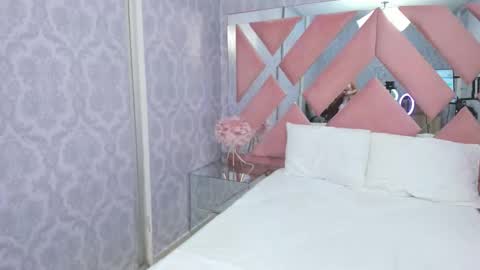 Sarah online show from November 14, 10:06 am