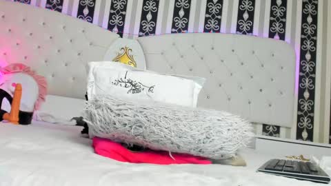 Sarah online show from March 11, 2:42 am