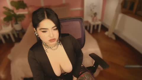   online show from March 7, 5:07 am