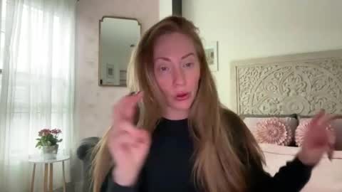 Sarah online show from August 4, 7:54 pm