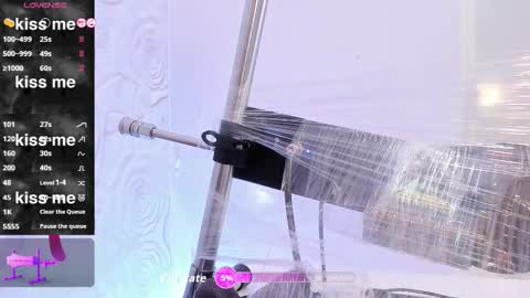    online show from November 6, 3:15 pm