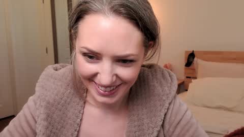 SarahShevon online show from December 15, 11:42 pm