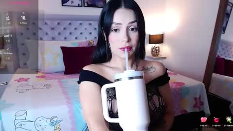   Sara  online show from December 6, 5:49 pm