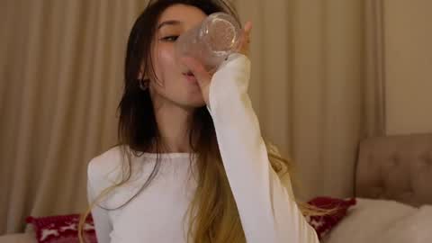 Shara online show from January 14, 7:53 pm