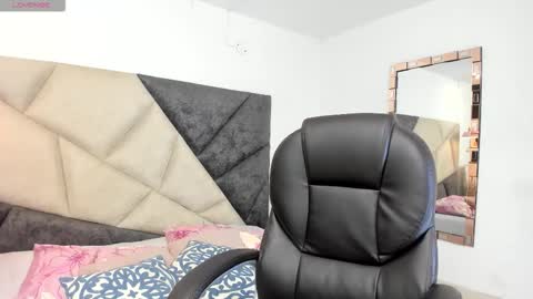      online show from November 13, 2:03 am