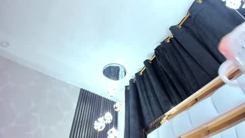 Snapshot of sarayroyse chatting on March 7, 12:15 am Saray online show from March 7, 12:15 am