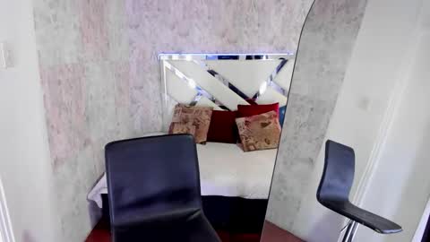 sarah online show from October 26, 9:58 pm