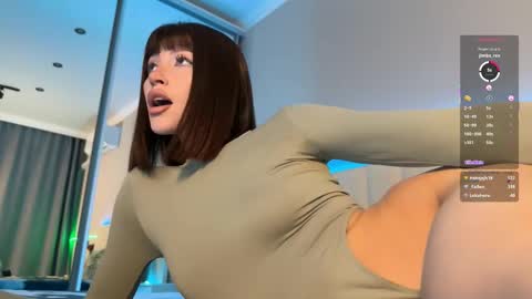 Hi everyone my name is Sasha   online show from December 17, 1:34 am