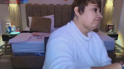 Snapshot of sasharosee2 chatting on September 30, 12:04 pm S A S H A R O S E online show from September 30, 12:04 pm