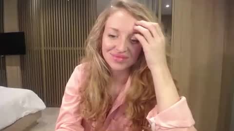 Snapshot of sashasweetsasha chatting on October 23, 1:56 pm Sasha online show from October 23, 1:56 pm