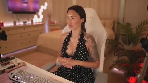 sashawest_official online show from March 16, 4:55 pm