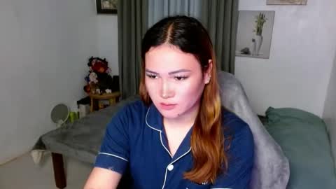 sassygirl_elliexx online show from March 25, 6:36 pm