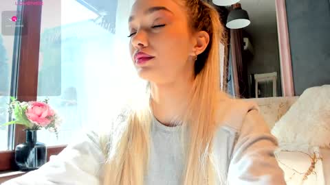 sassyt33n online show from October 11, 10:20 am