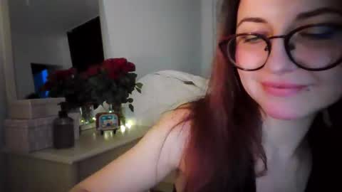 Lori online show from February 4, 4:22 pm