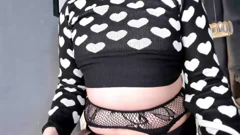 Saturningsweets online show from May 13, 2:05 pm