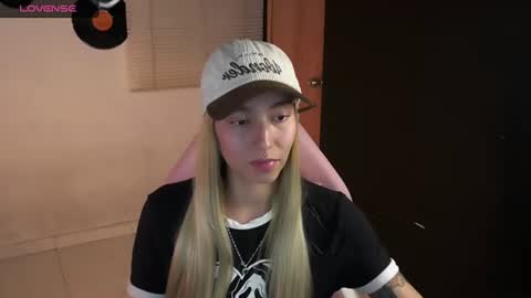 I AM JENN  online show from June 21, 4:08 am