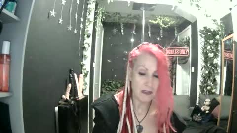 SaucySky online show from April 13, 9:30 pm