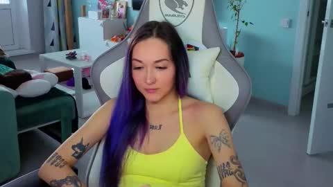 Ariel online show from April 8, 2:58 am