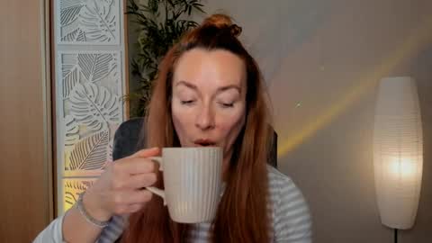 save the qween online show from April 11, 8:29 am